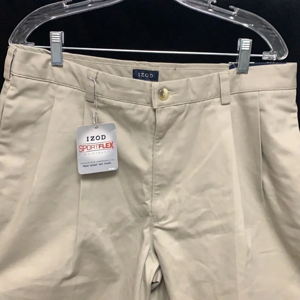 𝅺IZOD- chino shorts. NWT